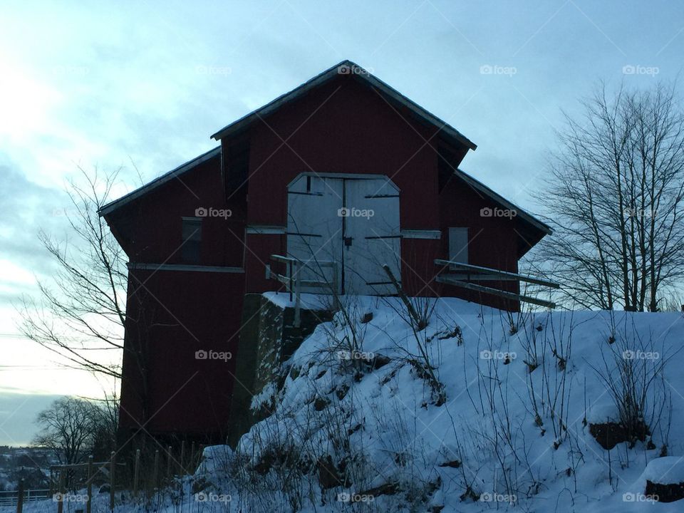 Old barn winter