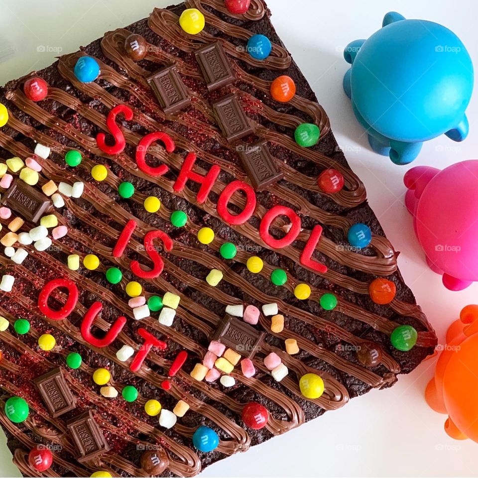 Box of 10inch brownies with beautiful decoration to celebrate school holidays for children 