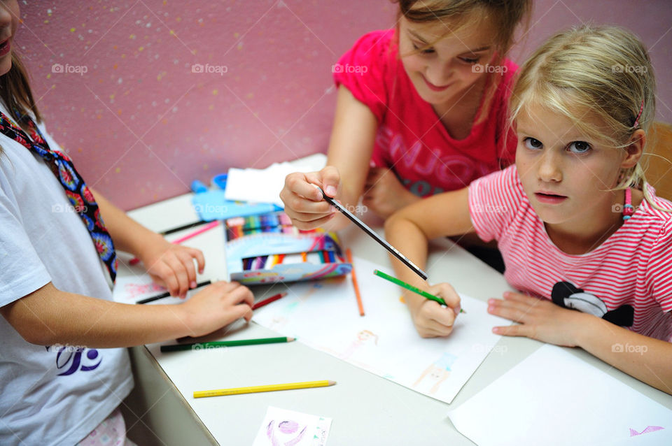 table children child painting by munda.net