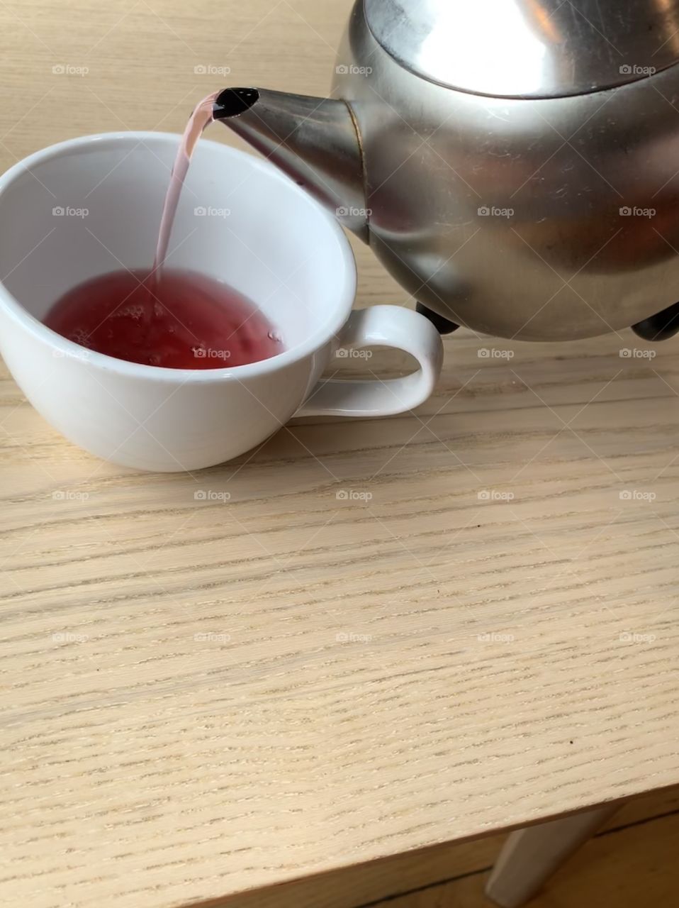 Pouring tea 