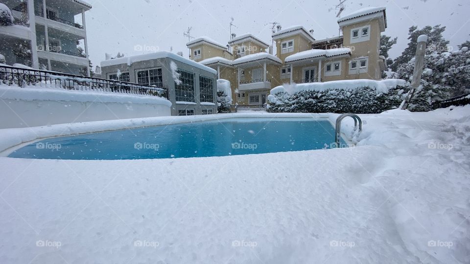 Snowed pool
