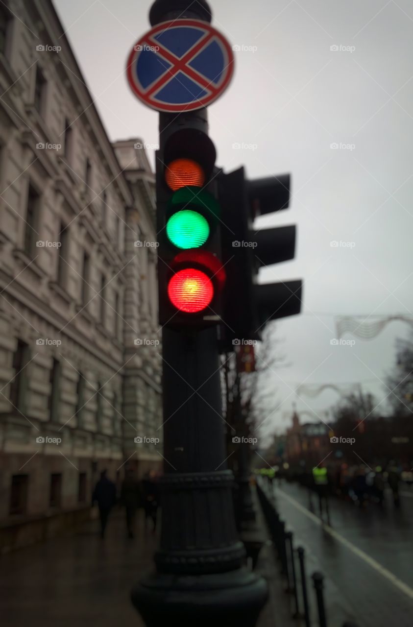 semaphore three colors lights at once