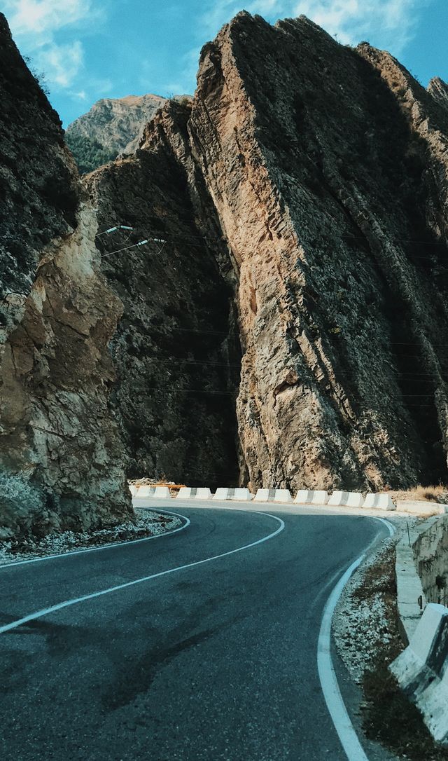 road among the mountains