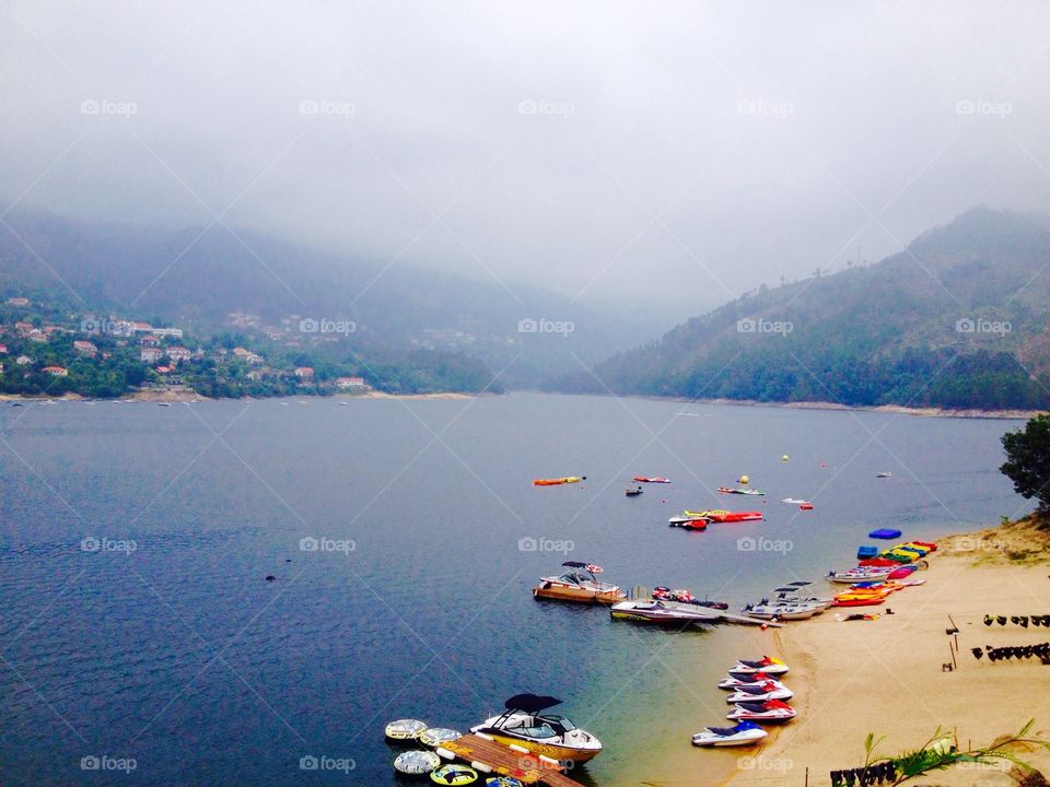 Foggy lake 