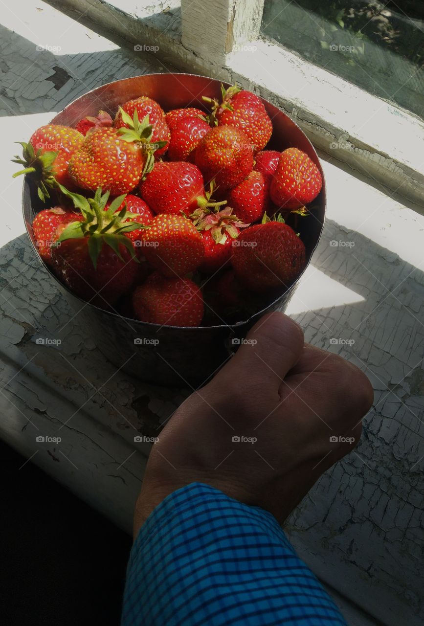 strawberry summer blue