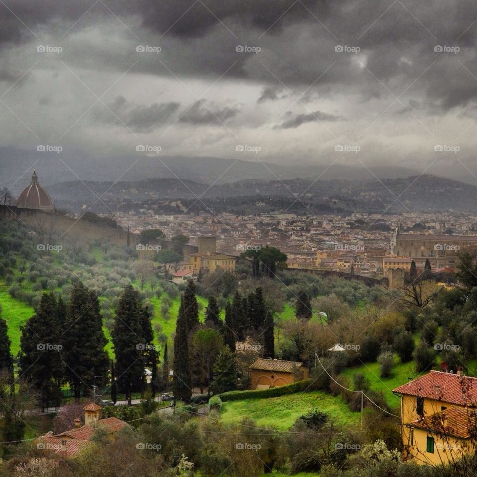 caminando lungo a Viale Machiavelli