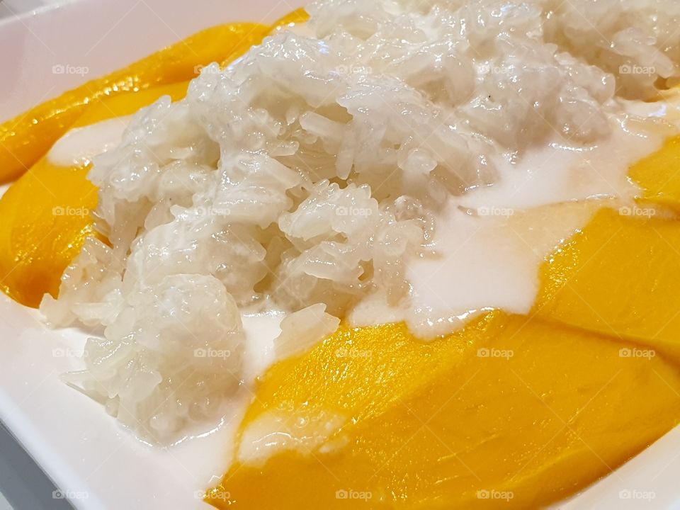 mango and sticky rice