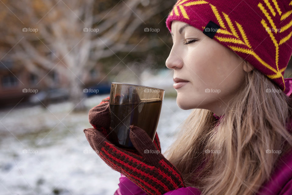 girl with hot tea