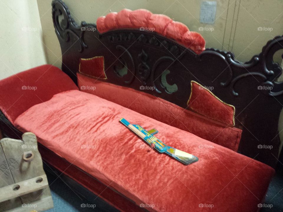 Antique Fainting Couch