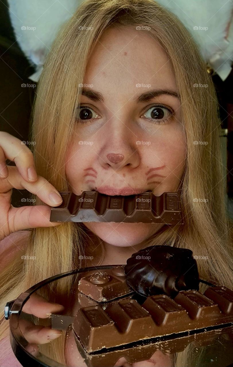 girl and chocolate