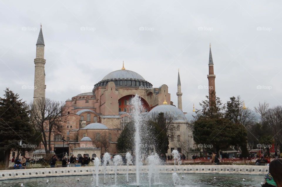 Ayasofya cami asırlık yapı ihtişamı ile