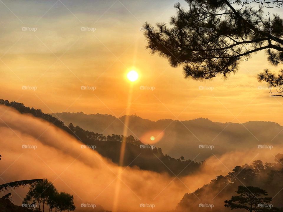 Foggy sun rise in the north! Way to Mt.Ulap! 🌄☀️🌤️⛅