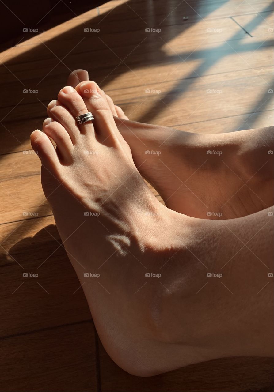 Feet in the sun