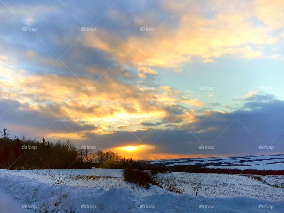 Crispy Winter Sunset 🇨🇦🌅❄
-23°C         East Coast Moments 📷