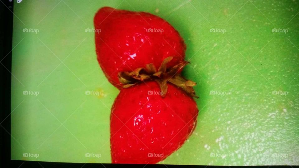 Siamese strawberries