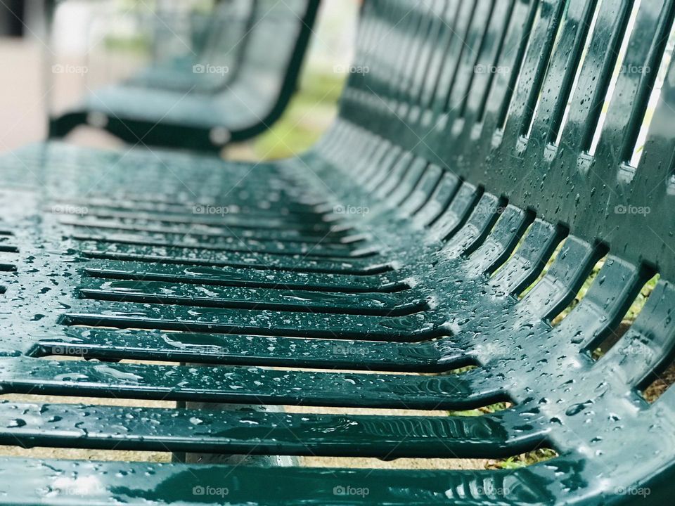 Street tables when raining 