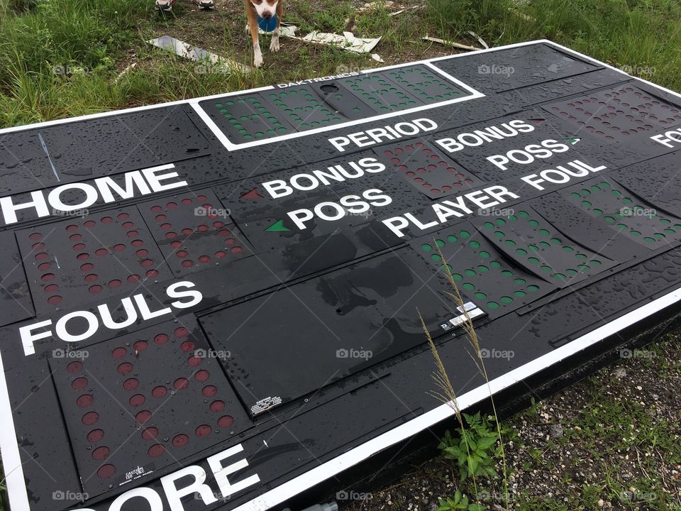 Old broken score board 