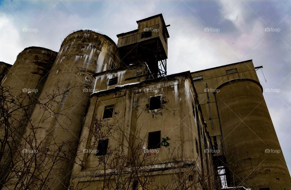 Abandoned factory 🏭