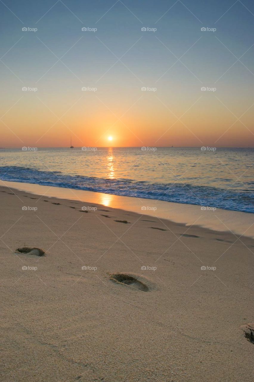 Sunrise at the beach 