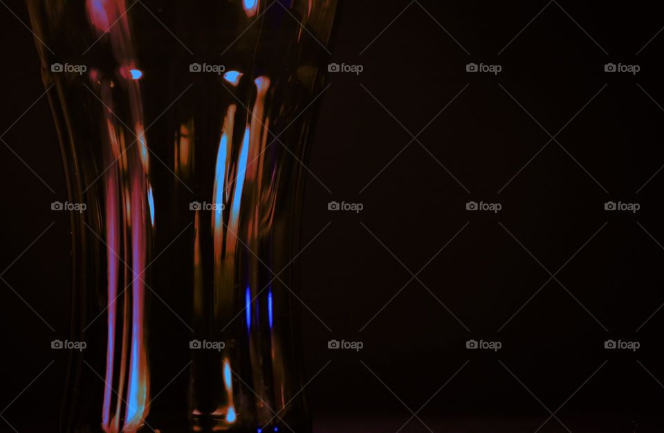 Colorful glass with black background / copo colorido com fundo preto