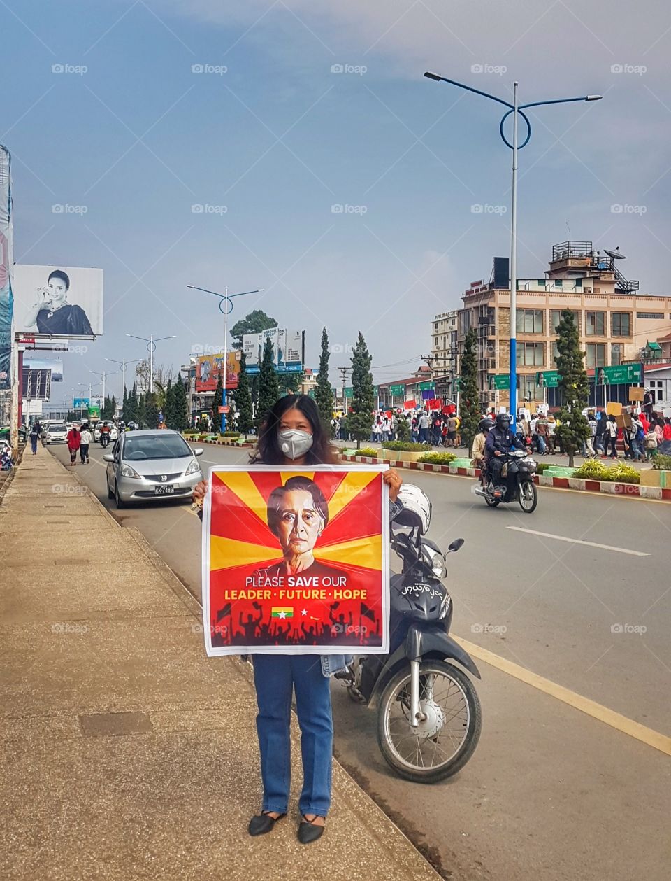 Please save our leader Daw Aung San Su Kyi
🙏🙏🙏