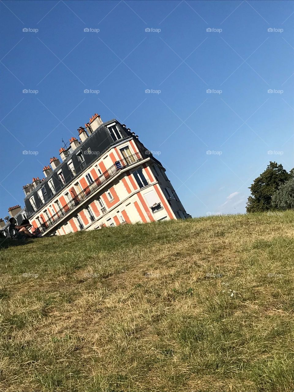 The building in Paris 