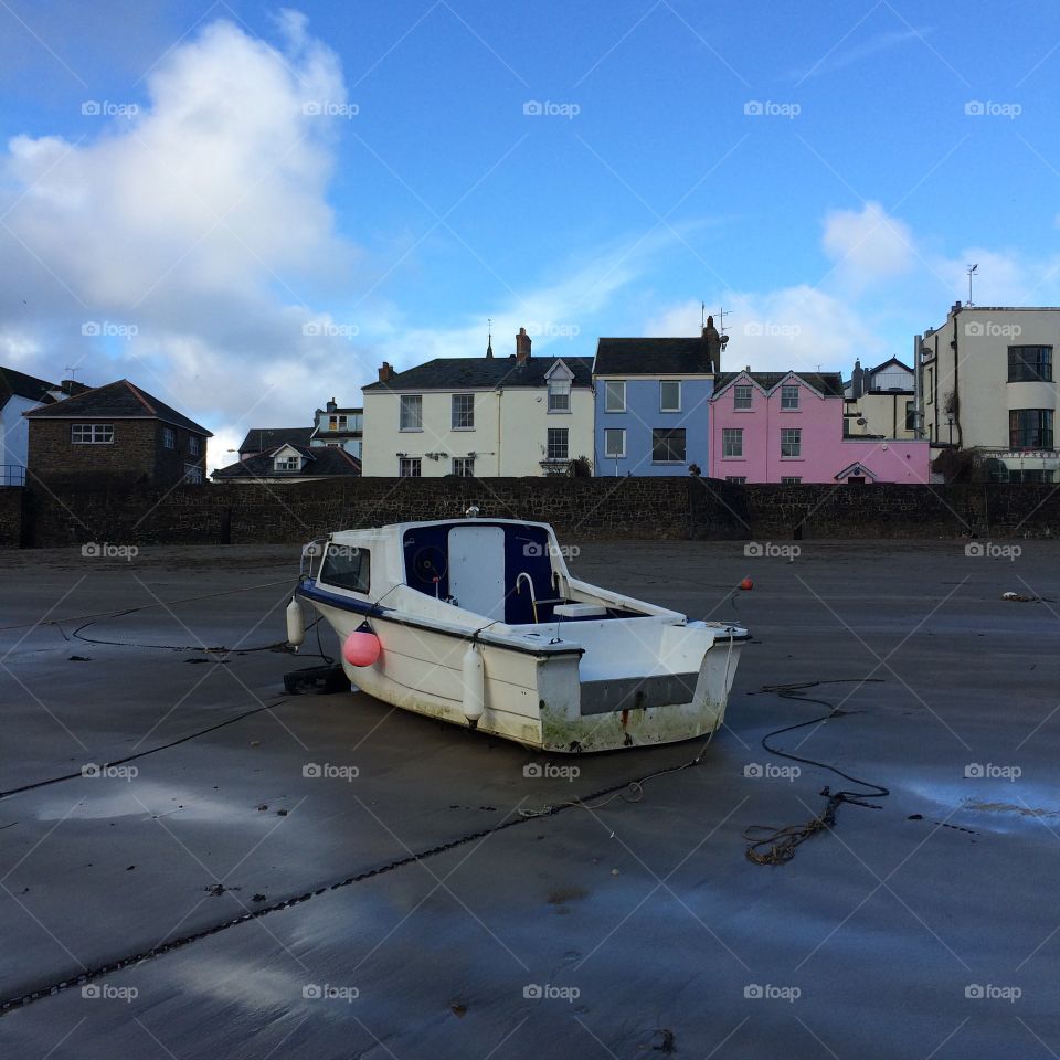 The colours of ice cream and a perfect setting. 