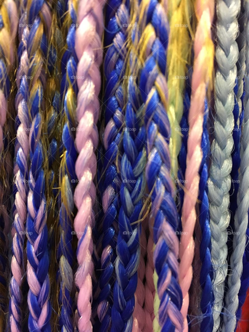 Colored braids