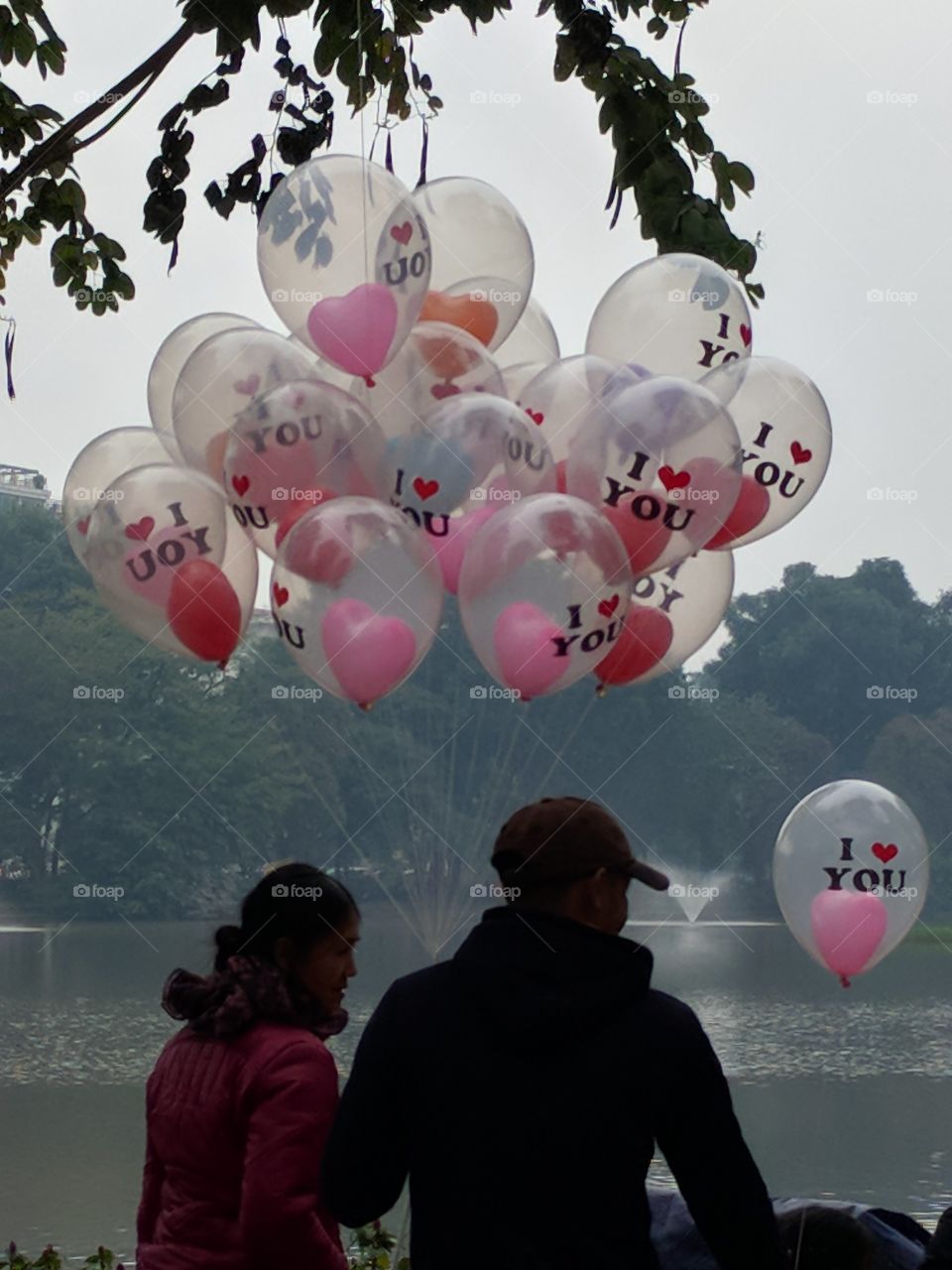 A sunday filled with love in Hanoi Lake.