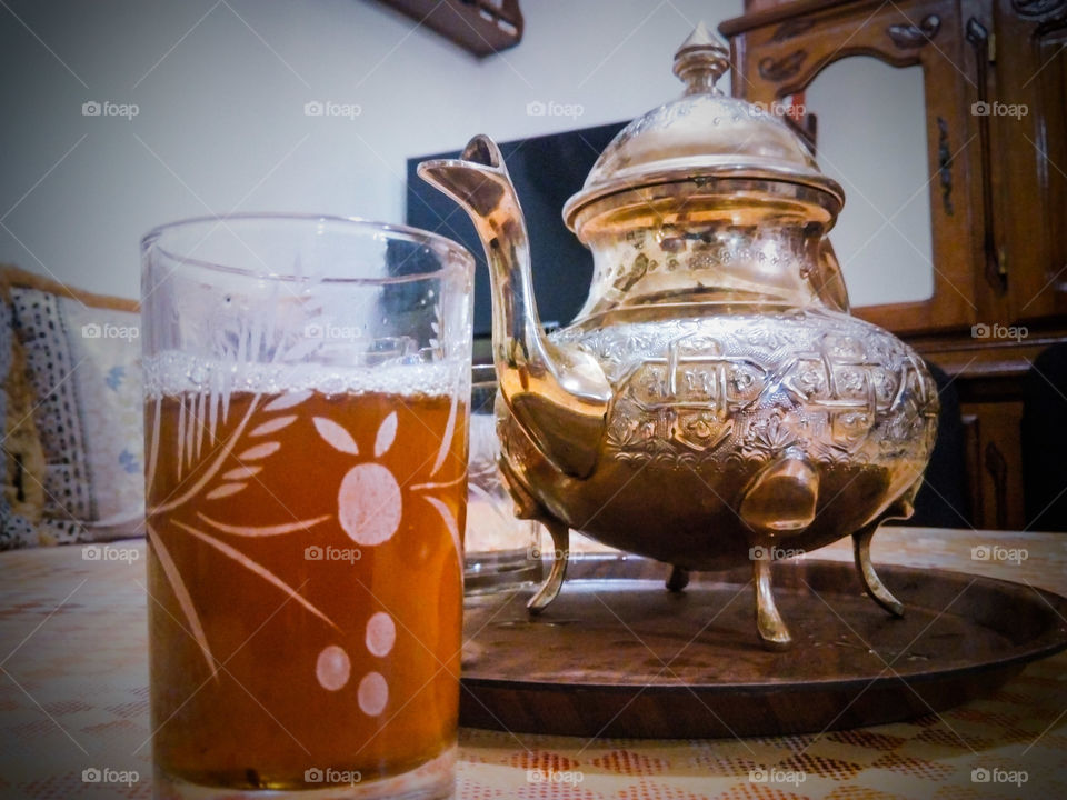 Moroccan mint tea : hero shot
