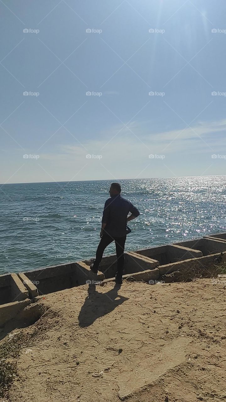 Looking at the sea inspires my thoughts