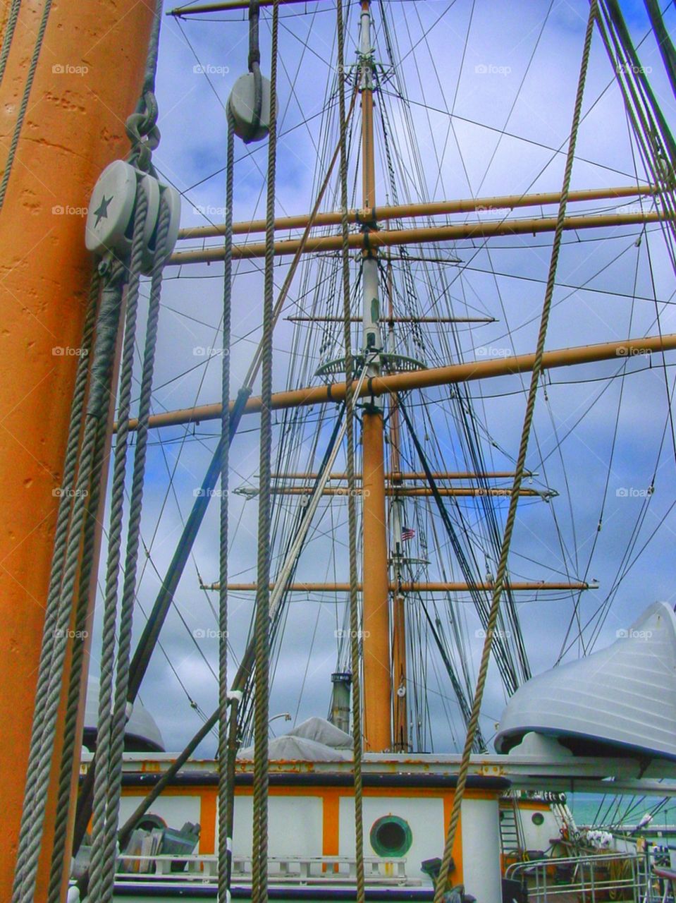 Ship's mast