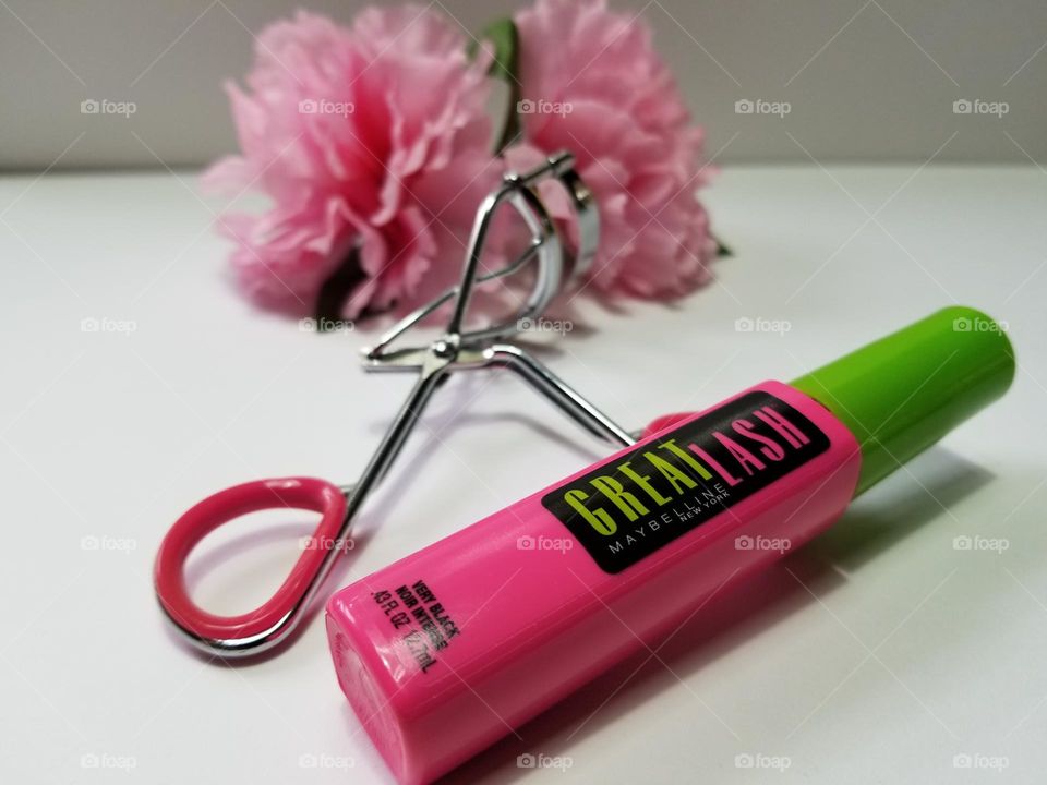 Maybelline Mascara with eyelash curler