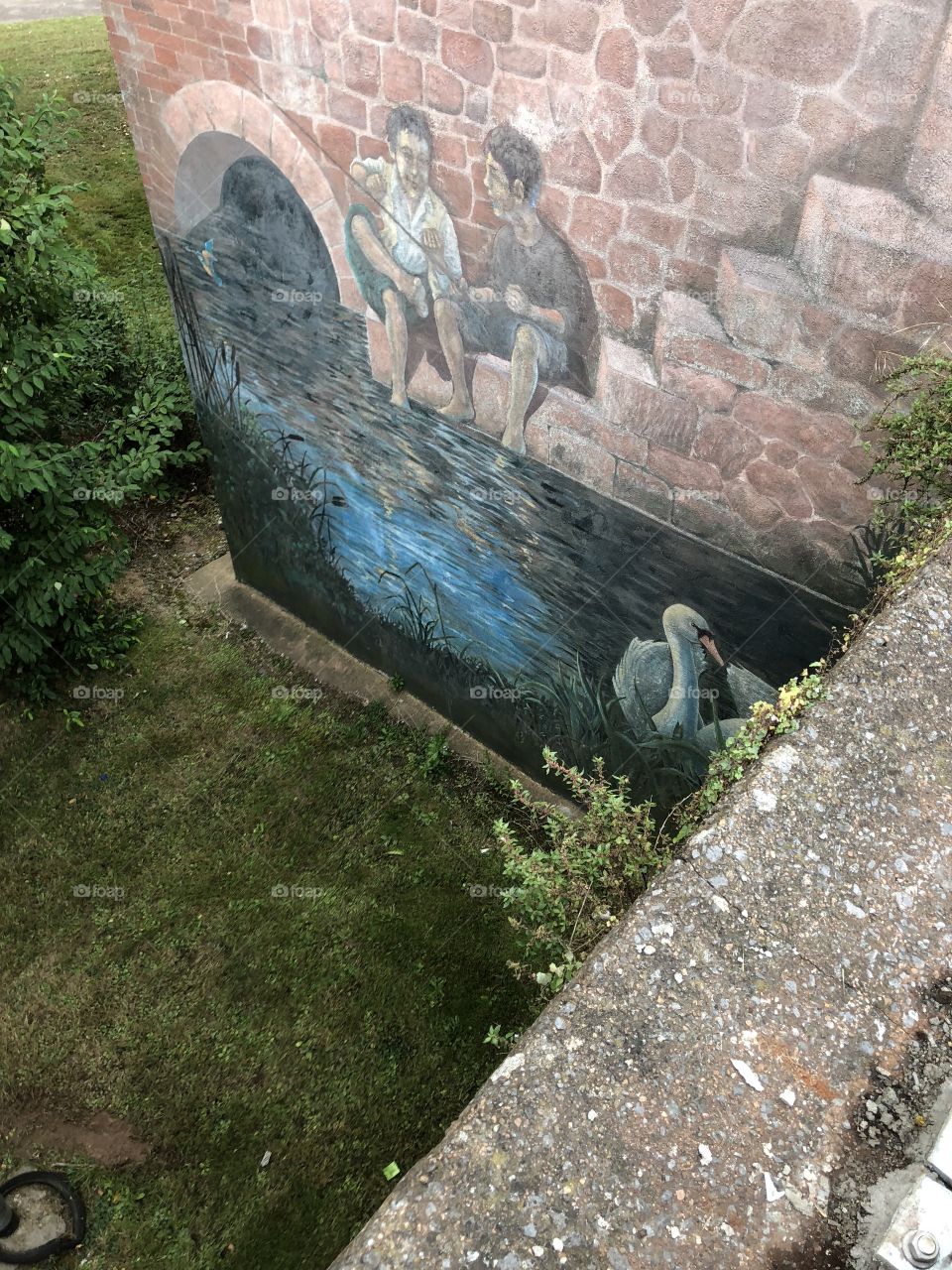 I was rather struck by this mural. I found it tasteful and having a quiet but relevant presence, that encourages one to look some mor.