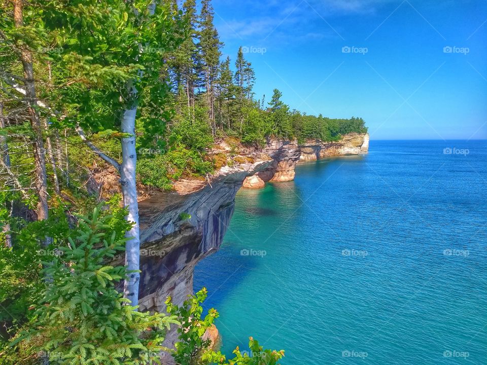 Cliffs Emerald water and Lake superior