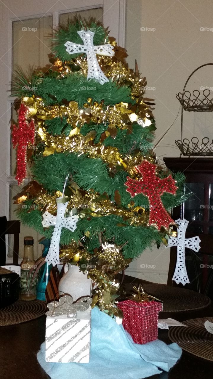 peanuts' Christmas tree