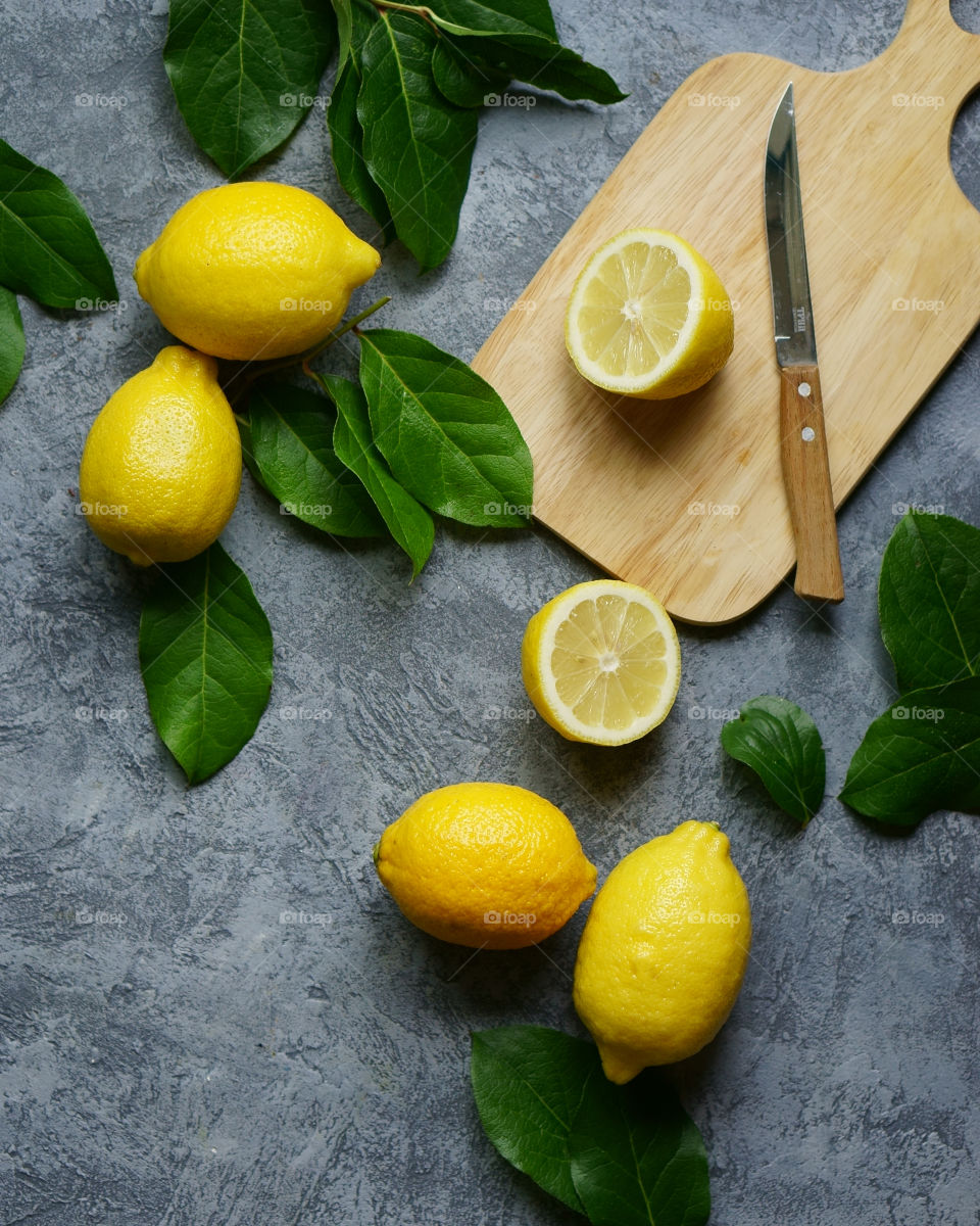 lemons cutting