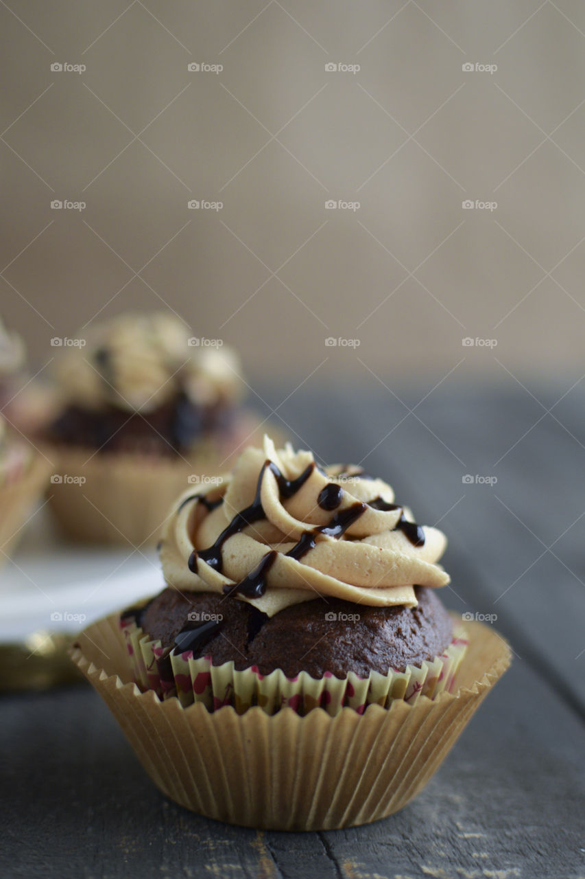 Chocolate peanut butter cupcakes