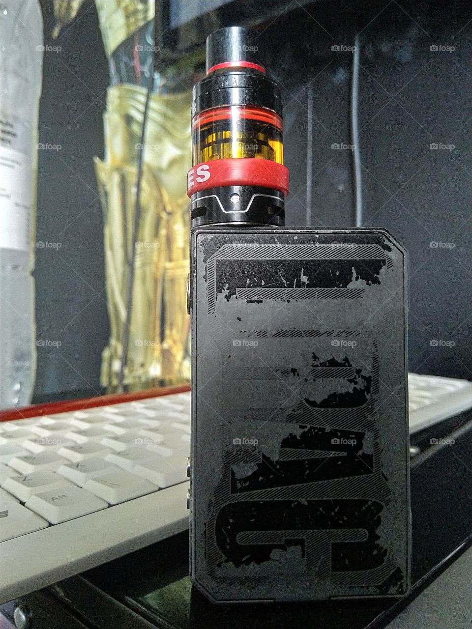 my dad's old vape mod with my tank on it 👌