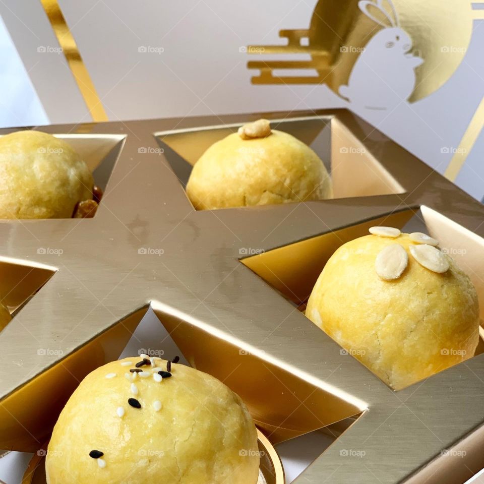 Shanghai styled mooncakes for mid autumn festival 