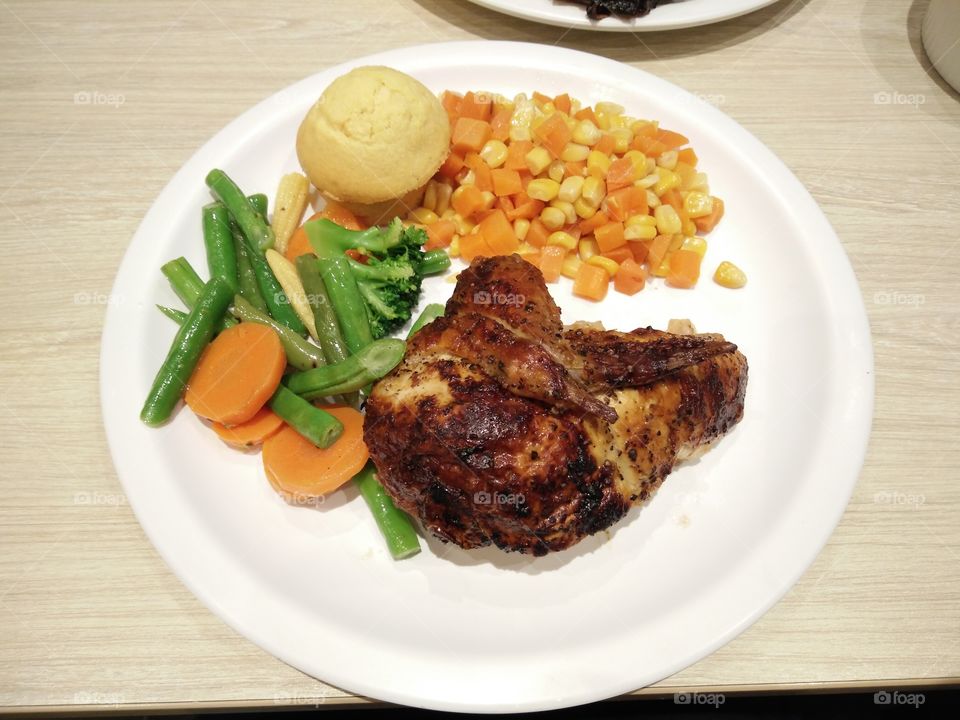 Roasted chicken with side dish