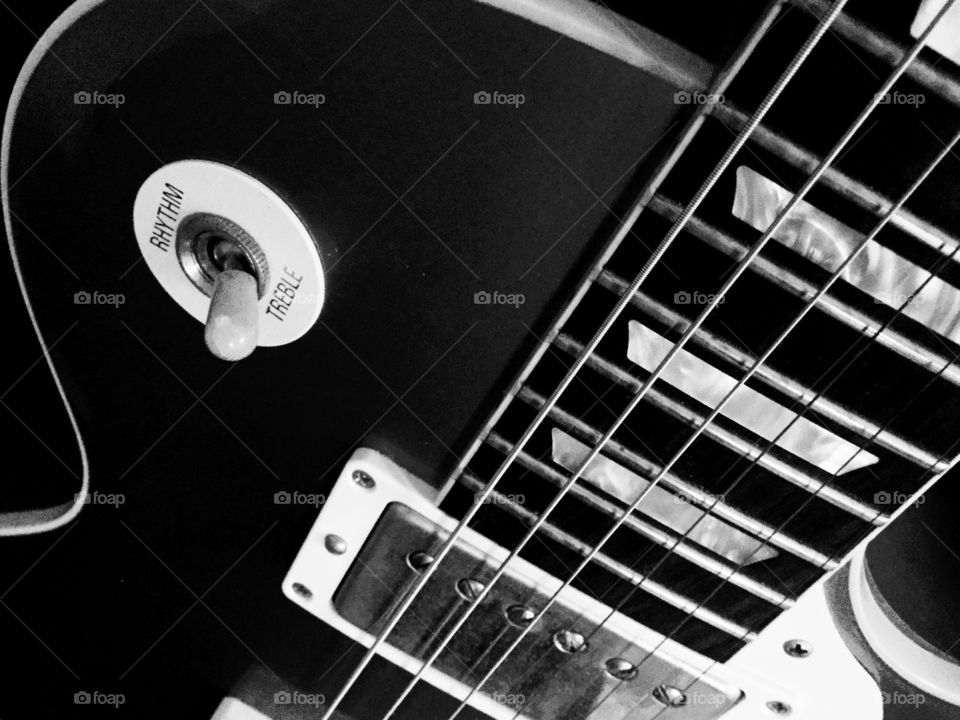 Black and White Les Paul