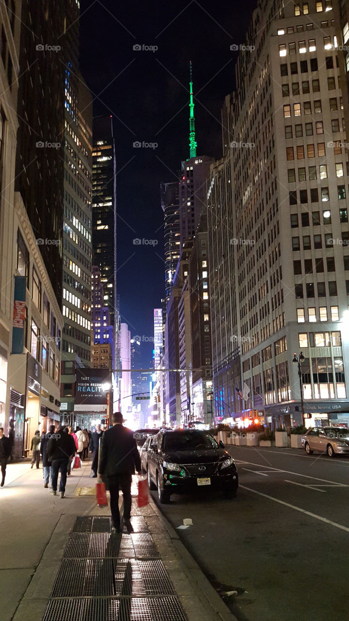 New York City - shopping at evening - street view 