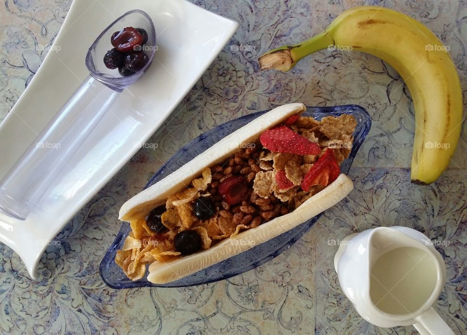 Cereal Banana Split