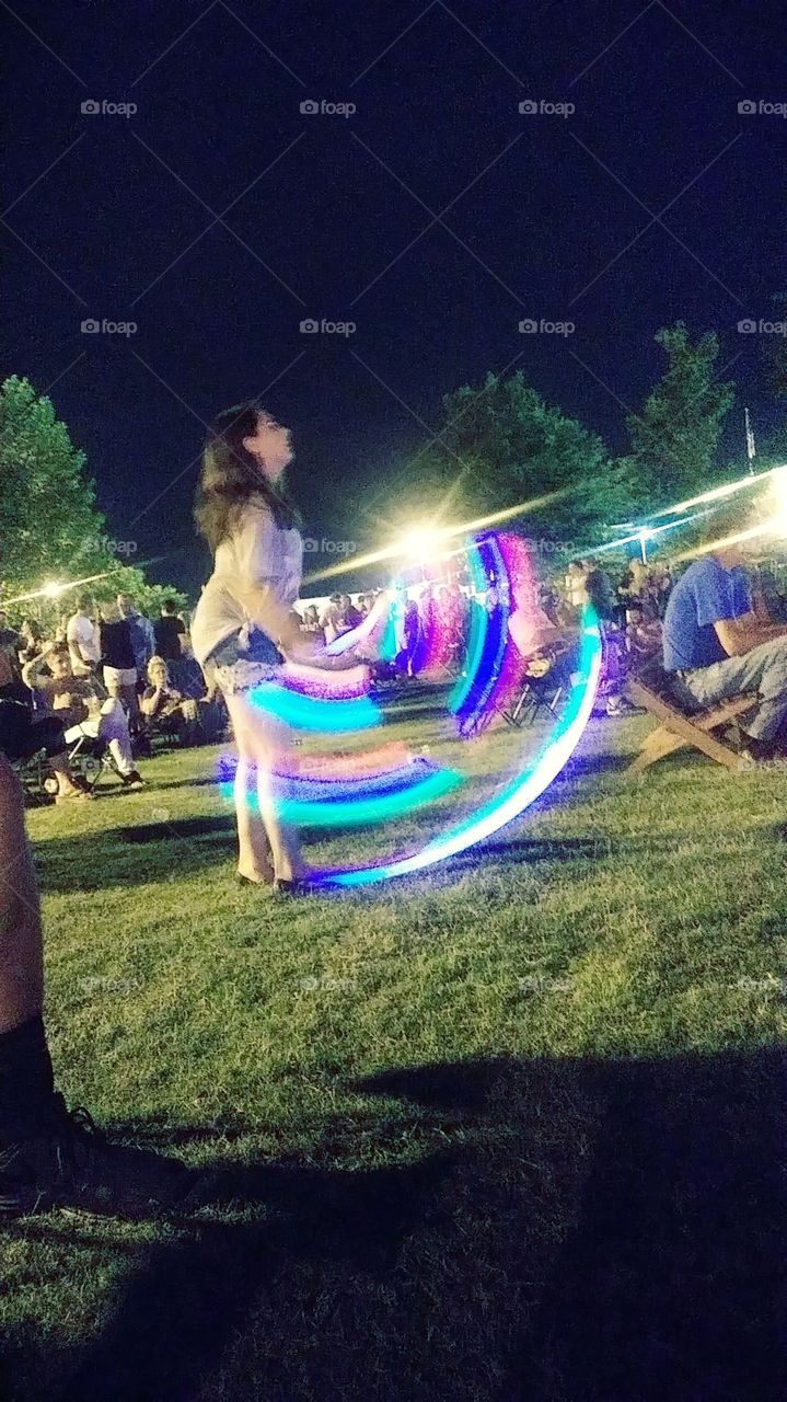 Hula hoop in the park concert