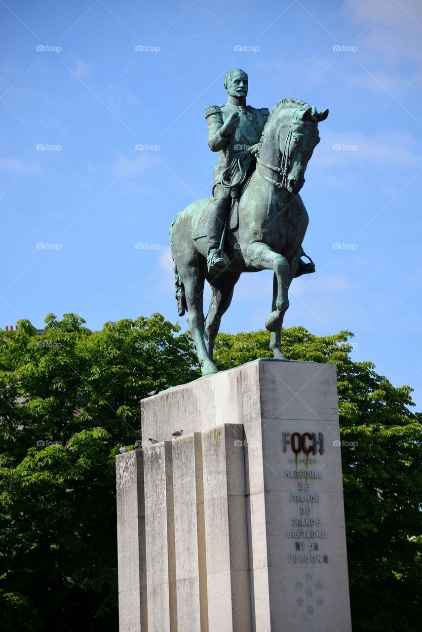 Statue of Foch