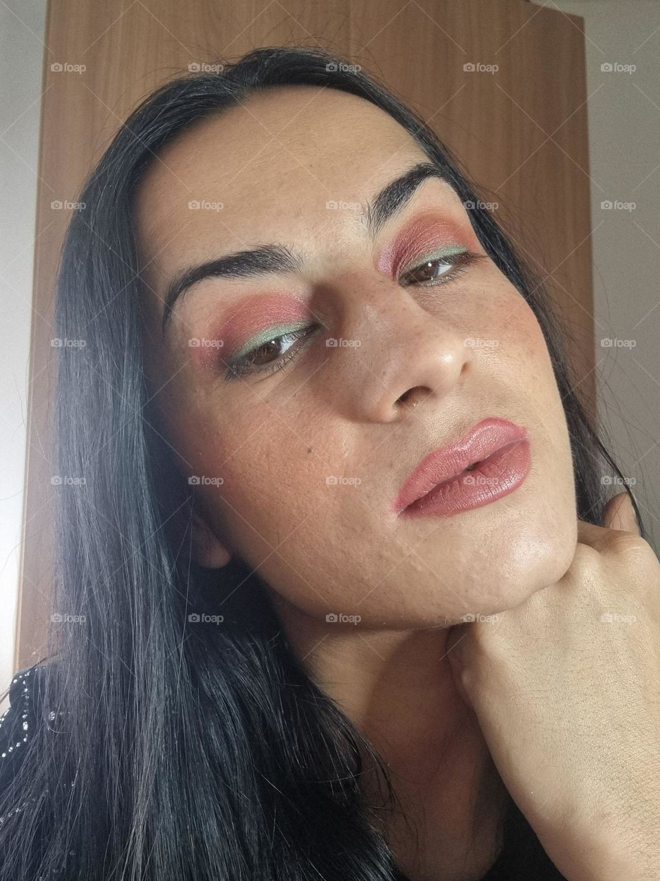 make up with red and green
