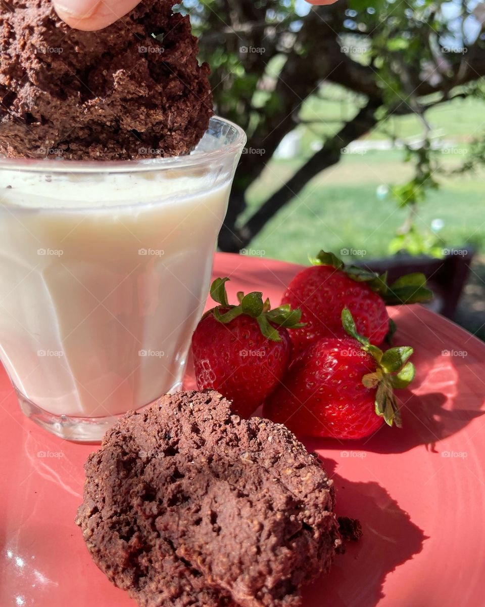 Chocolate Cookies and Milk 💕