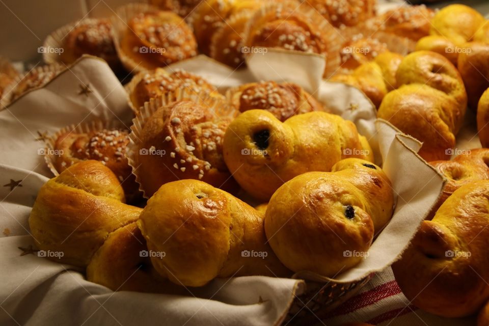 Saffron buns 