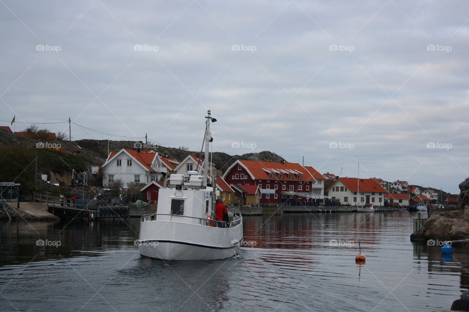 Commuting by ferry